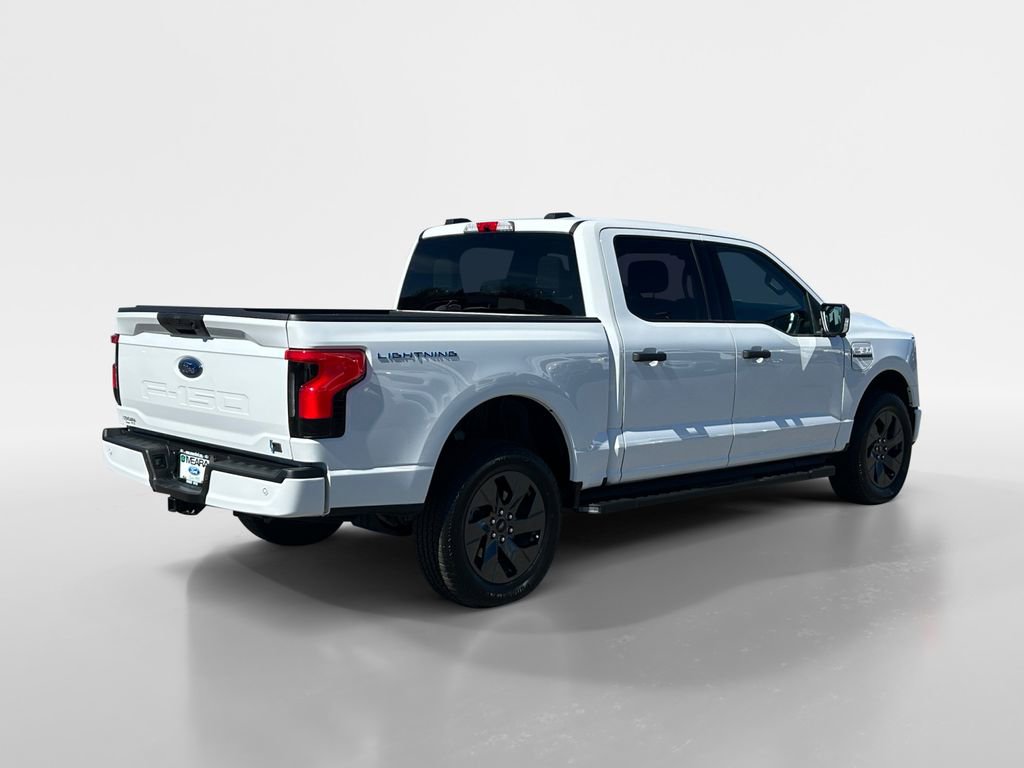 Used 2023 Ford F150 Lightning XLT image 5