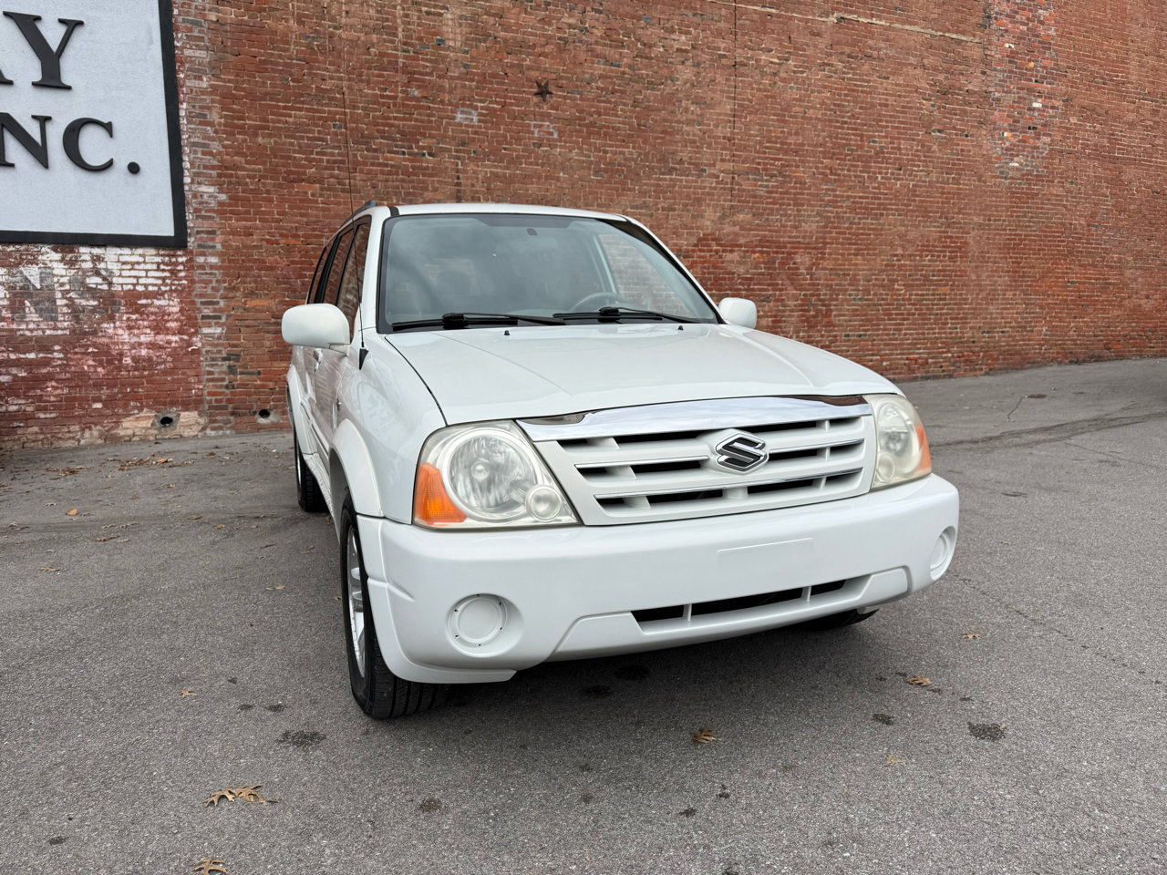Used 2005 Suzuki XL7 4WD image 2
