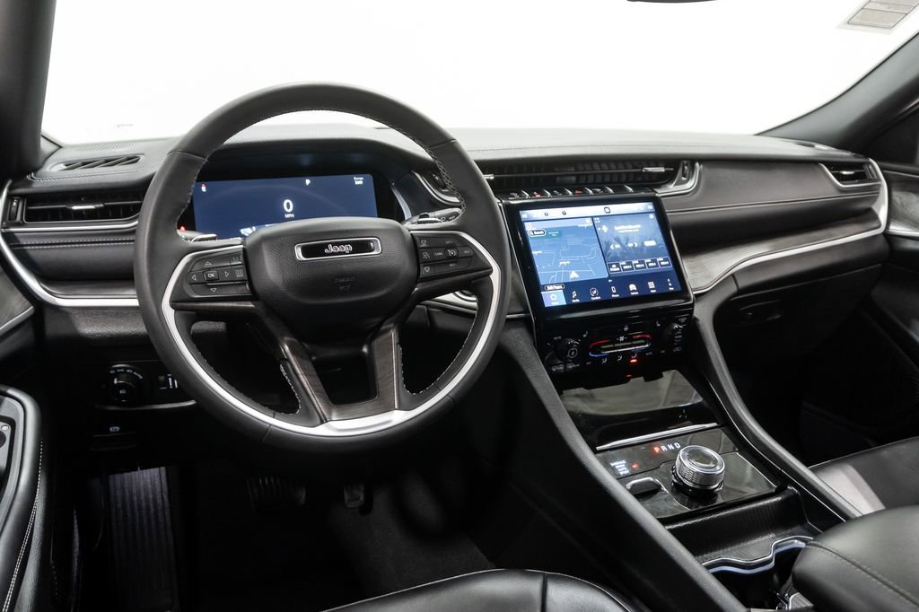 Certified 2024 Jeep Grand Cherokee L Limited w/ Black Appearance Package image 5