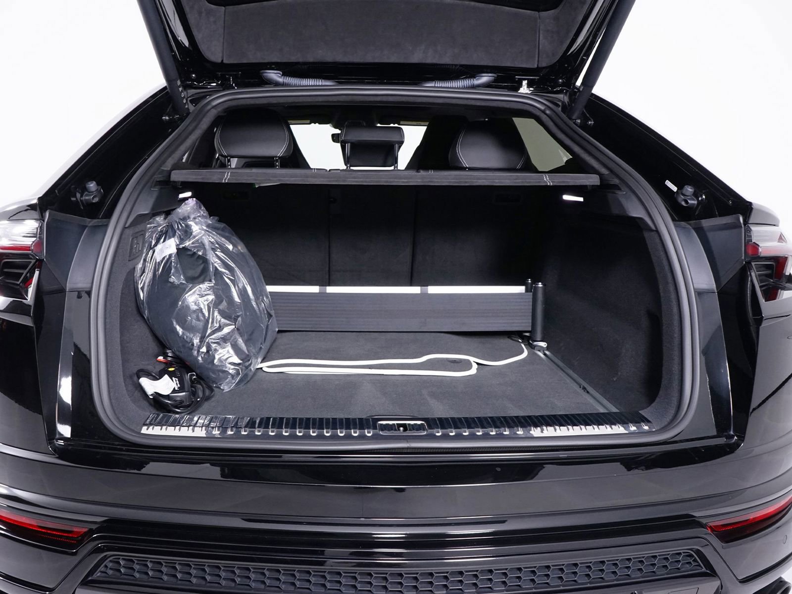 Used 2022 Lamborghini Urus image 18