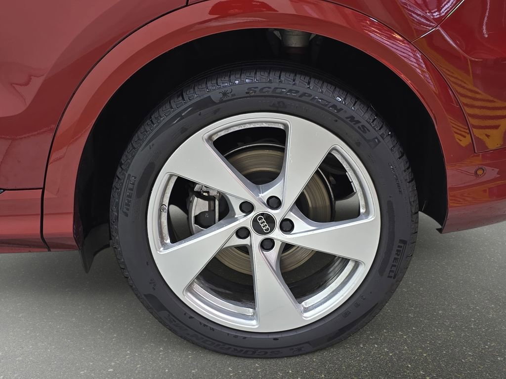 Certified 2025 Audi Q5 Prestige image 34