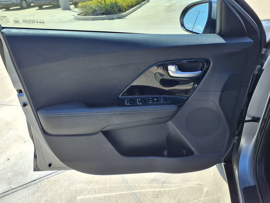 Used 2022 Kia Niro LXS FWD image 13