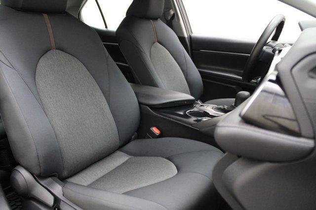 Used 2020 Toyota Camry LE FWD image 3