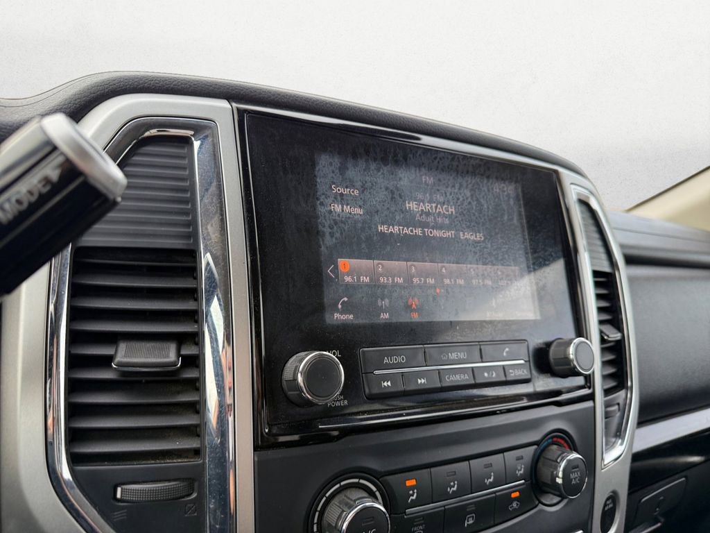 Used 2021 Nissan Titan SV image 21
