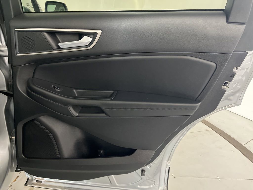 Used 2024 Ford Edge SEL image 28