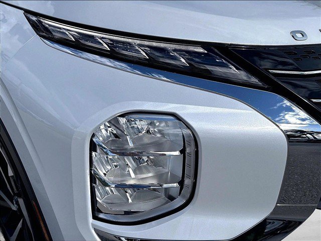 Used 2023 Mitsubishi Outlander SEL FWD image 30