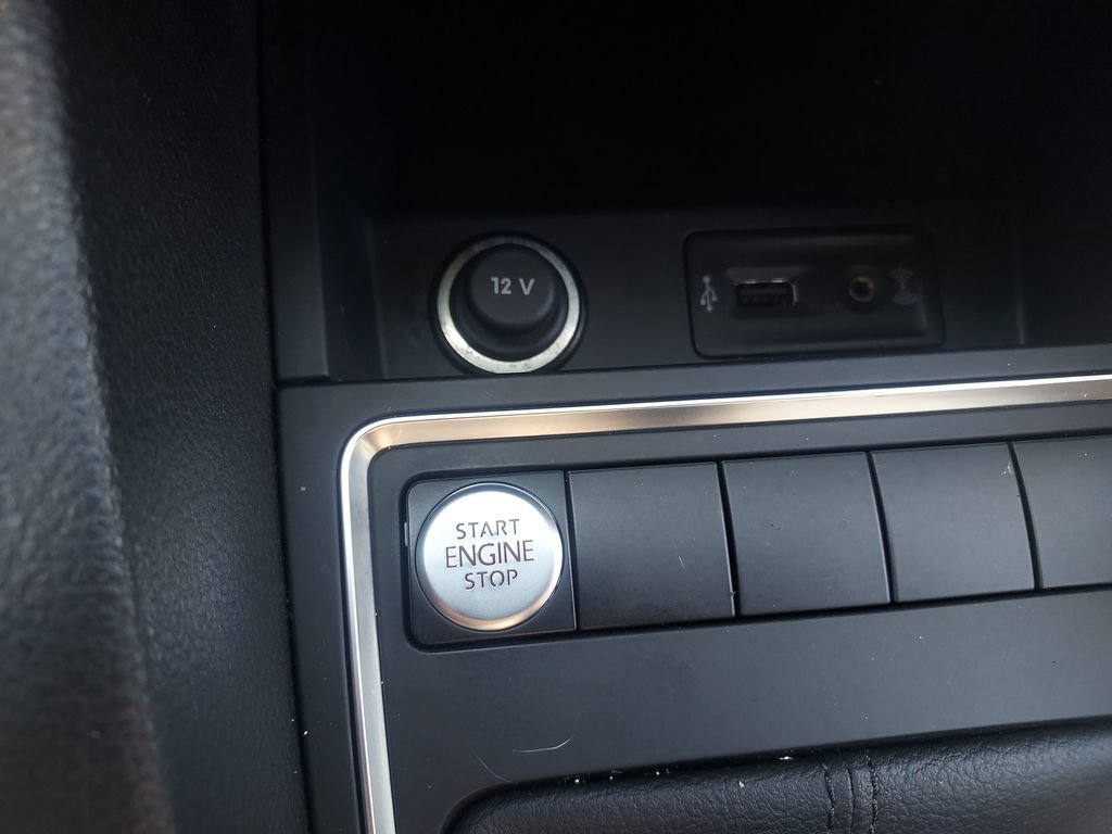 Used 2017 Volkswagen Jetta SE FWD image 17