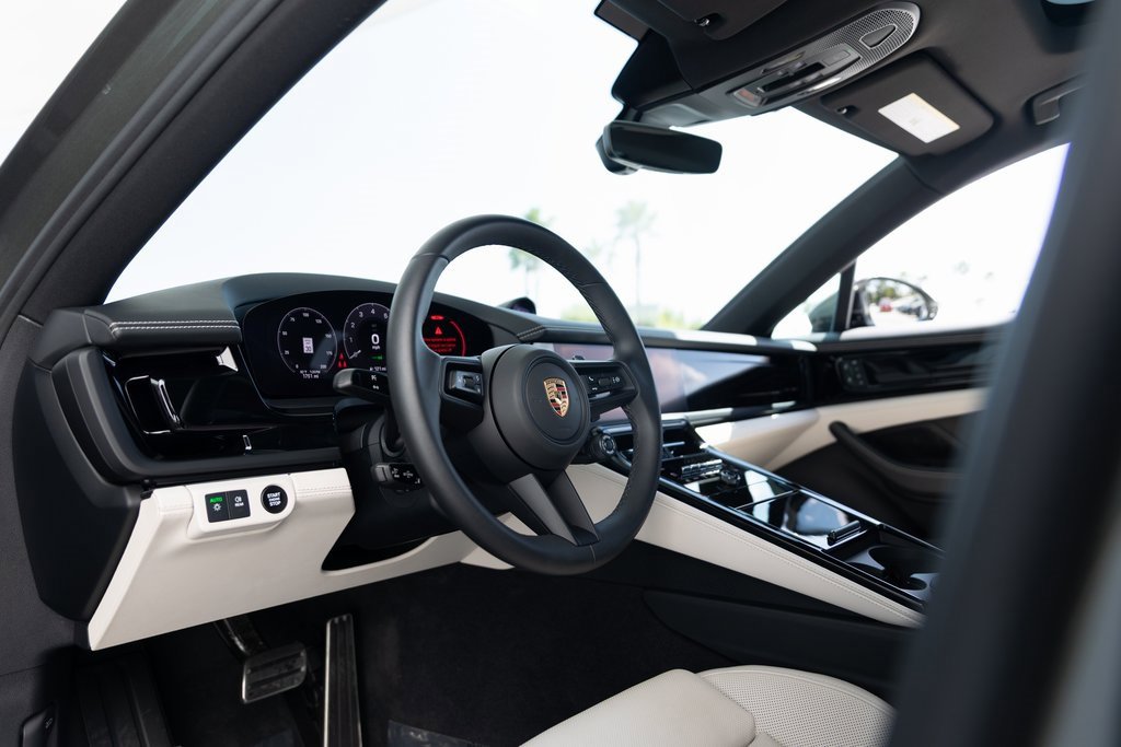 Certified 2025 Porsche Panamera 4S image 4
