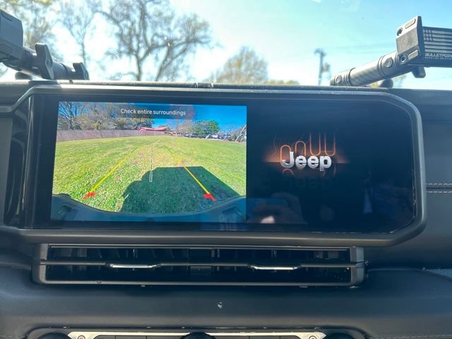 Used 2025 Jeep Gladiator Sport AWD/4WD image 19