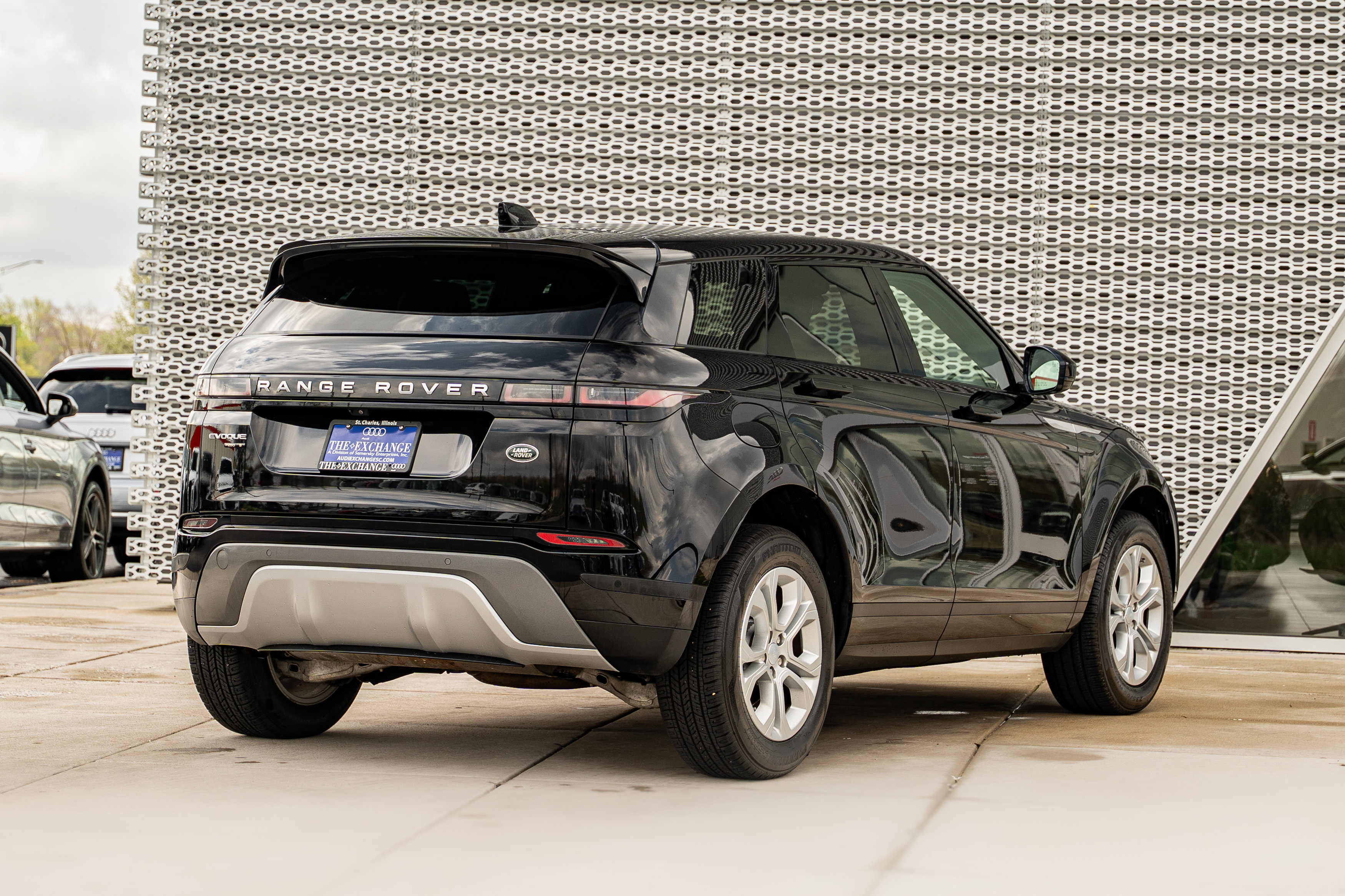 Used 2020 Land Rover Range Rover Evoque S image 4