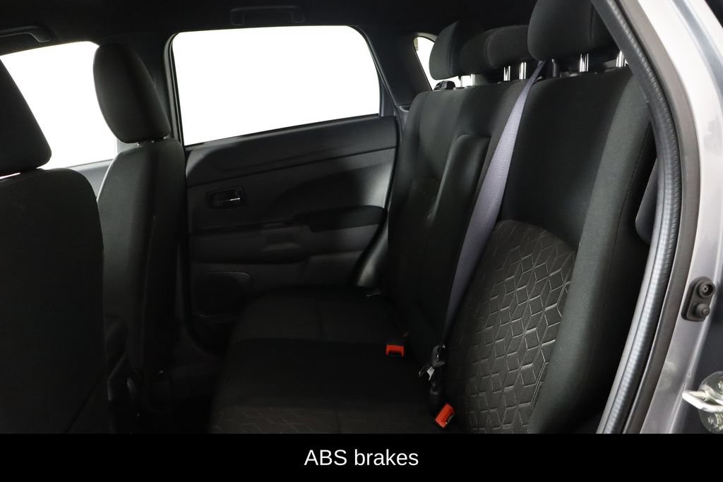 Used 2025 Mitsubishi Outlander Sport AWD image 8