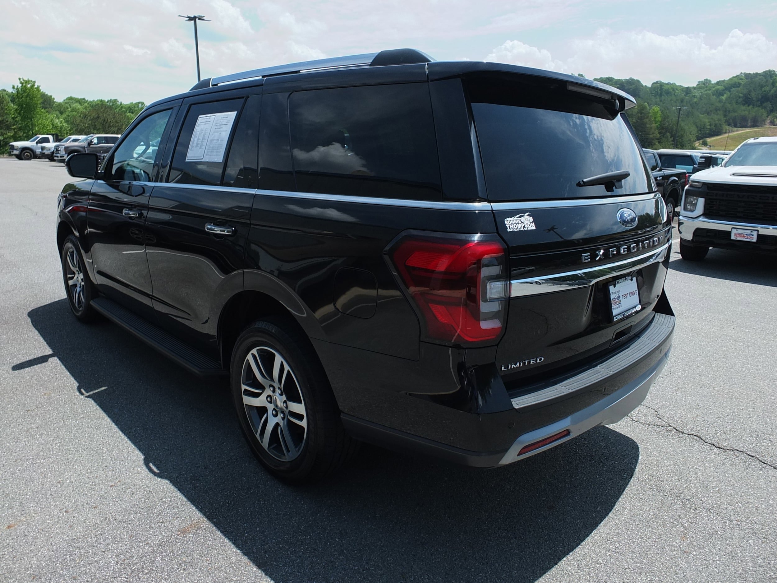Used 2024 Ford Expedition Limited RWD image 5