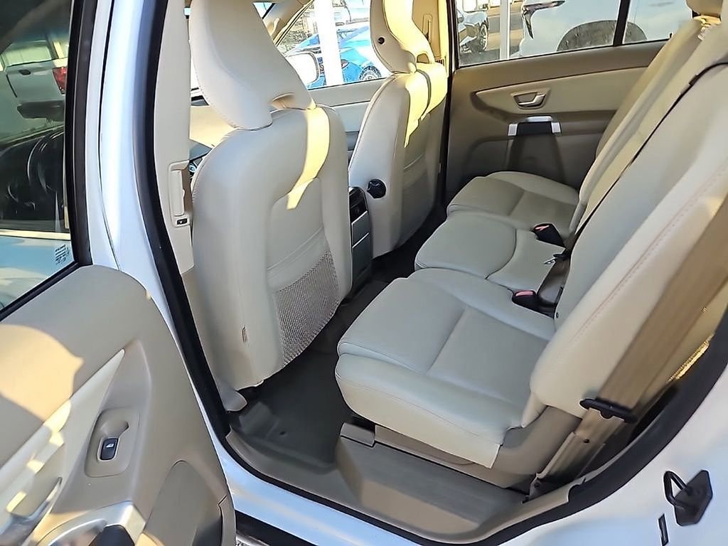 Used 2013 Volvo XC90 3.2 image 3