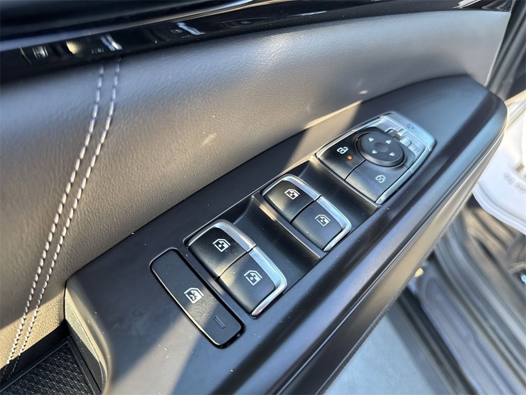 Used 2025 Kia Carnival SX Prestige image 19