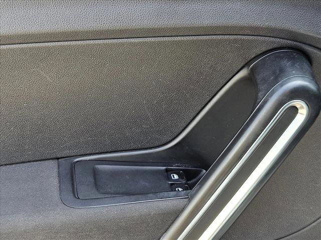 Used 2017 Volkswagen Beetle 1.8T S FWD image 26