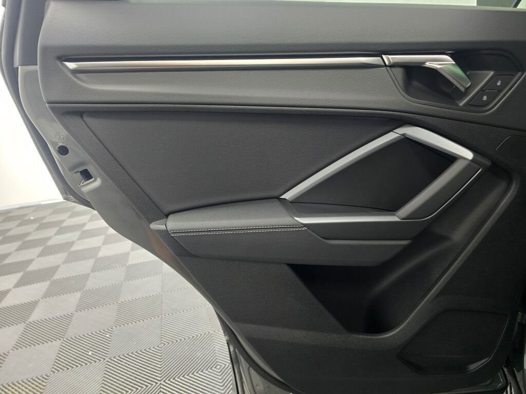 New 2025 Audi Q3 2.0T Premium image 19