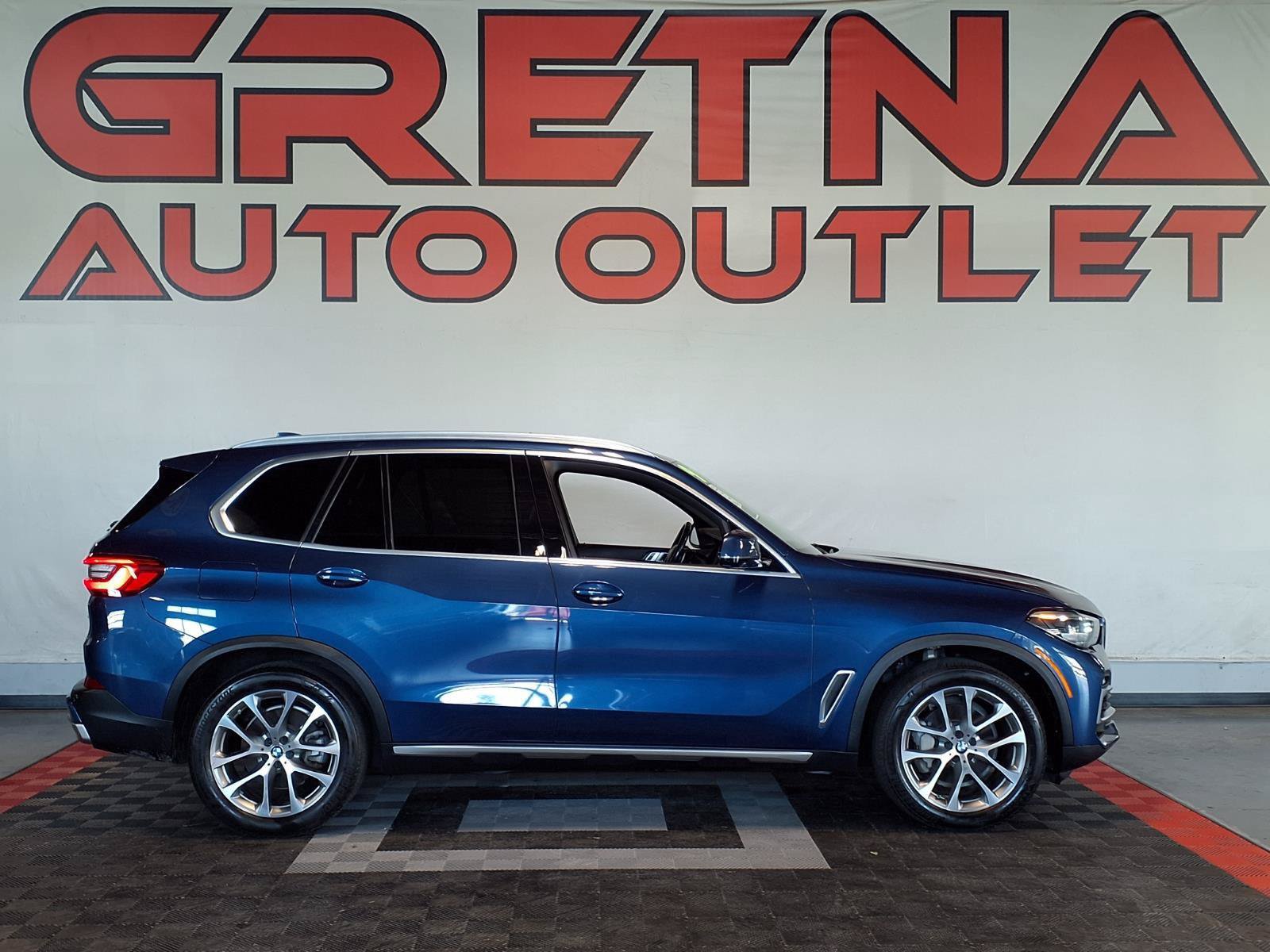 Used 2019 BMW X5 xDrive40i w/ Premium Package 2 AWD/4WD image 1