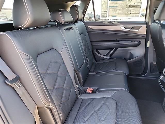 New 2025 Volkswagen Atlas Cross Sport SE image 18