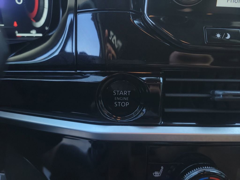 Used 2025 Nissan Pathfinder Platinum w/ Cargo Package image 21