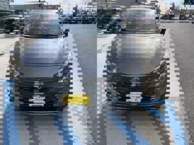 New 2025 Nissan Versa SR w/ Trunk Package image 7