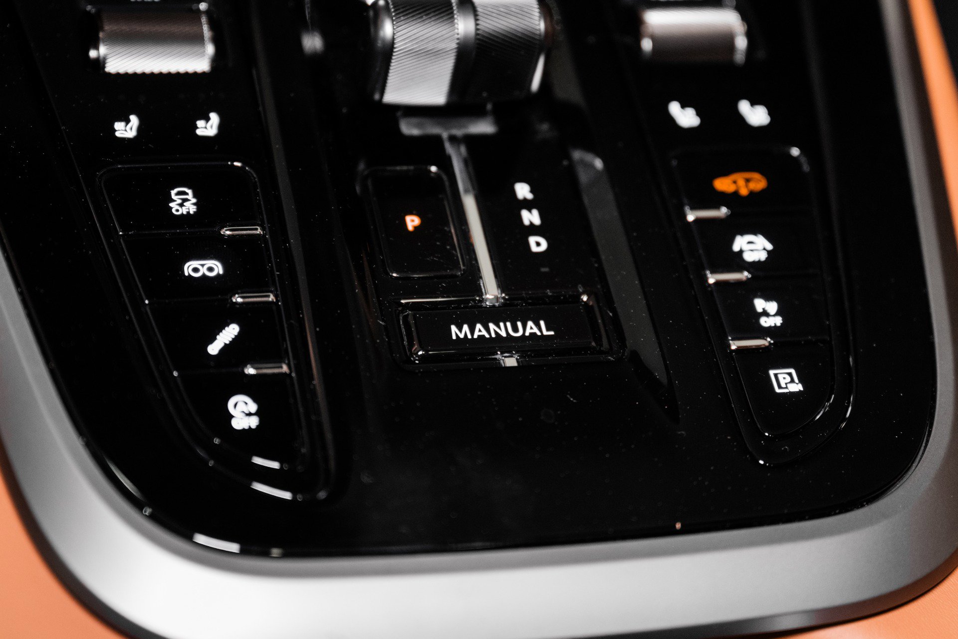 New 2026 Aston Martin DBX S image 38