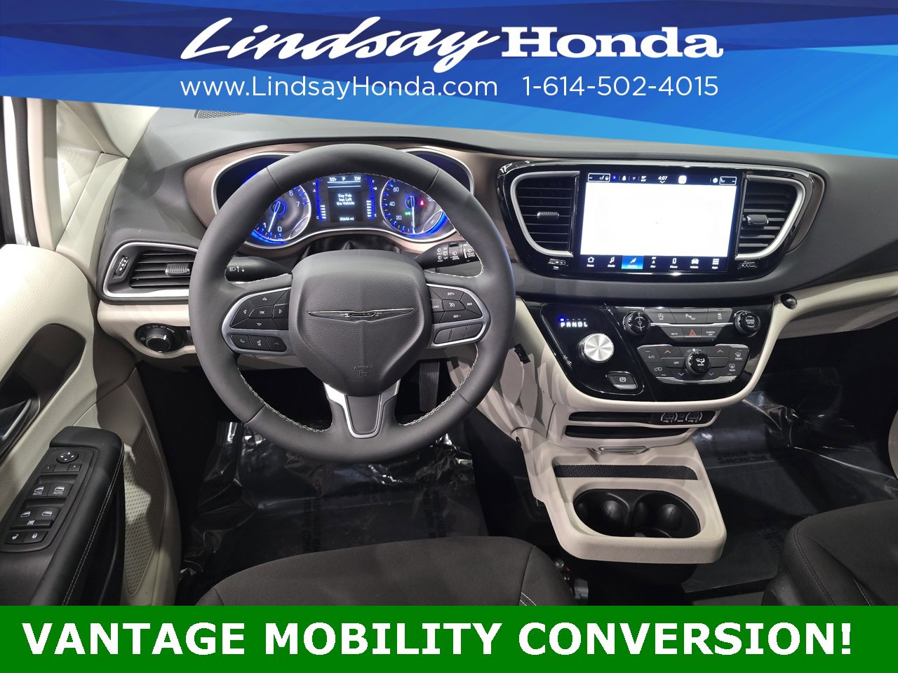 Used 2022 Chrysler Voyager LX image 13