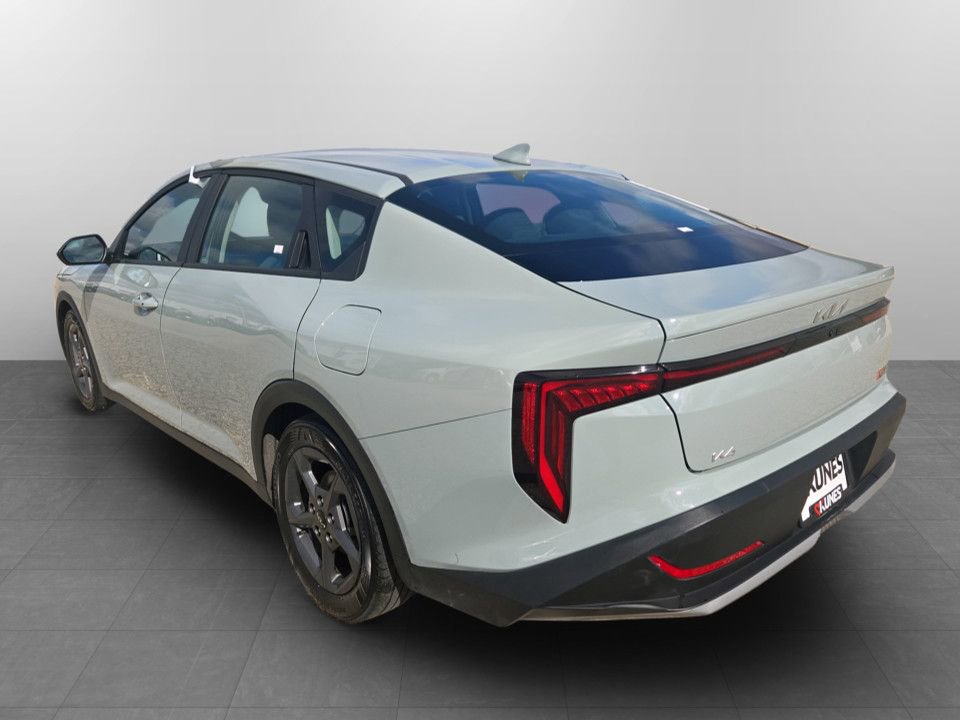 Used 2025 Kia K4 LXS image 8