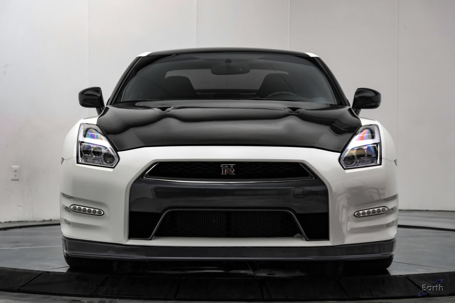Used 2014 Nissan GT-R Black Edition AWD/4WD image 35