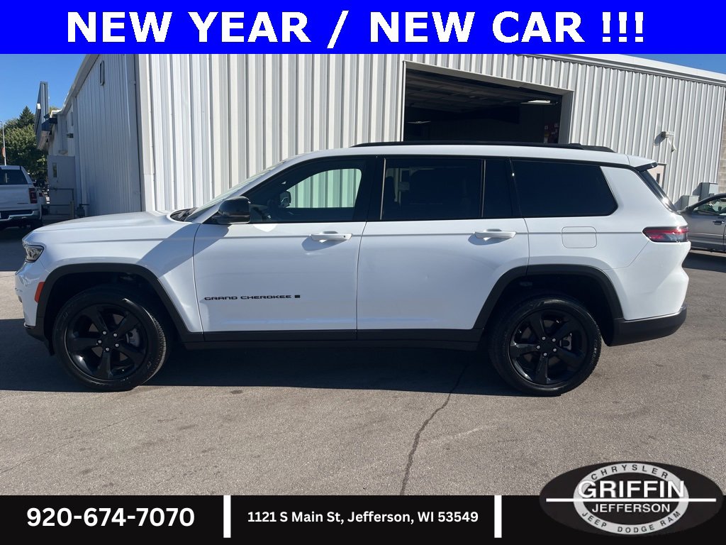 Used 2025 Jeep Grand Cherokee L Altitude image 2