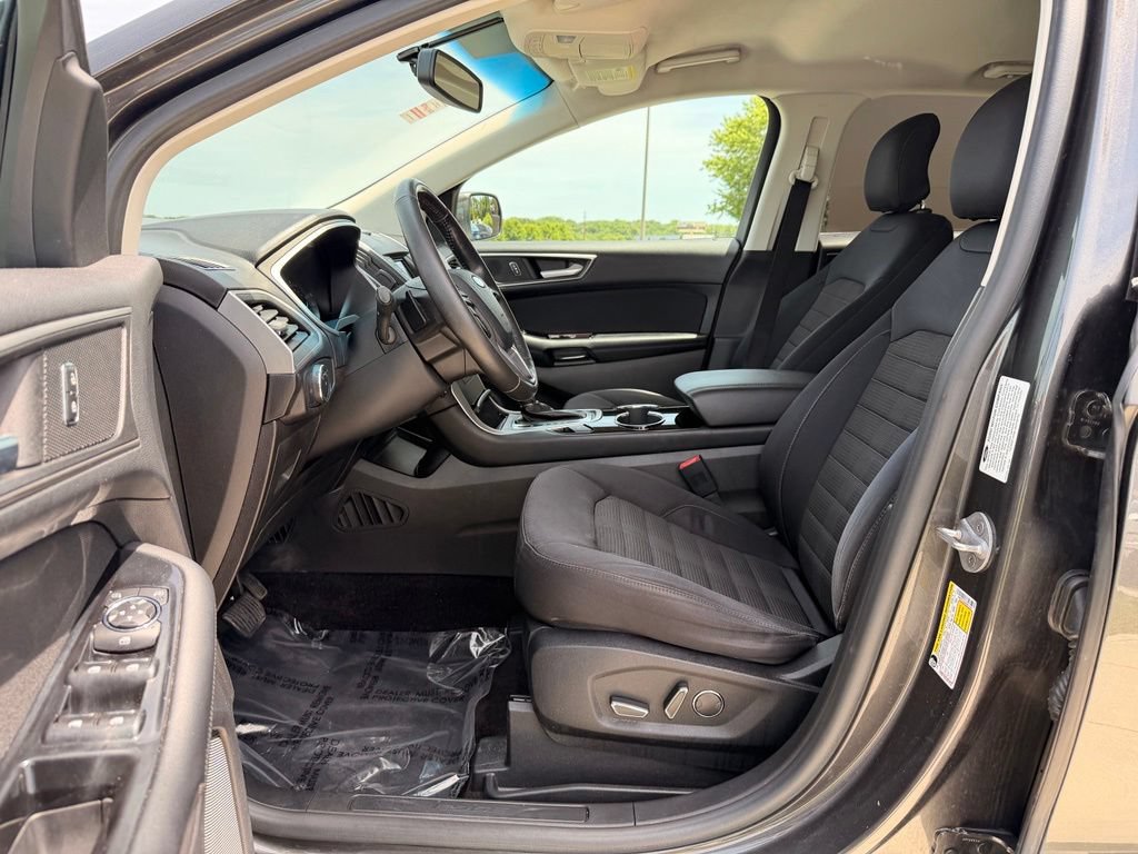 Used 2015 Ford Edge SEL FWD image 2