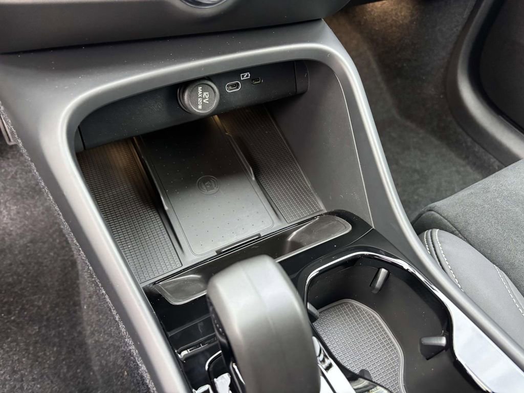 New 2026 Volvo XC40 B5 Ultra w/ Protection Package Premier image 21