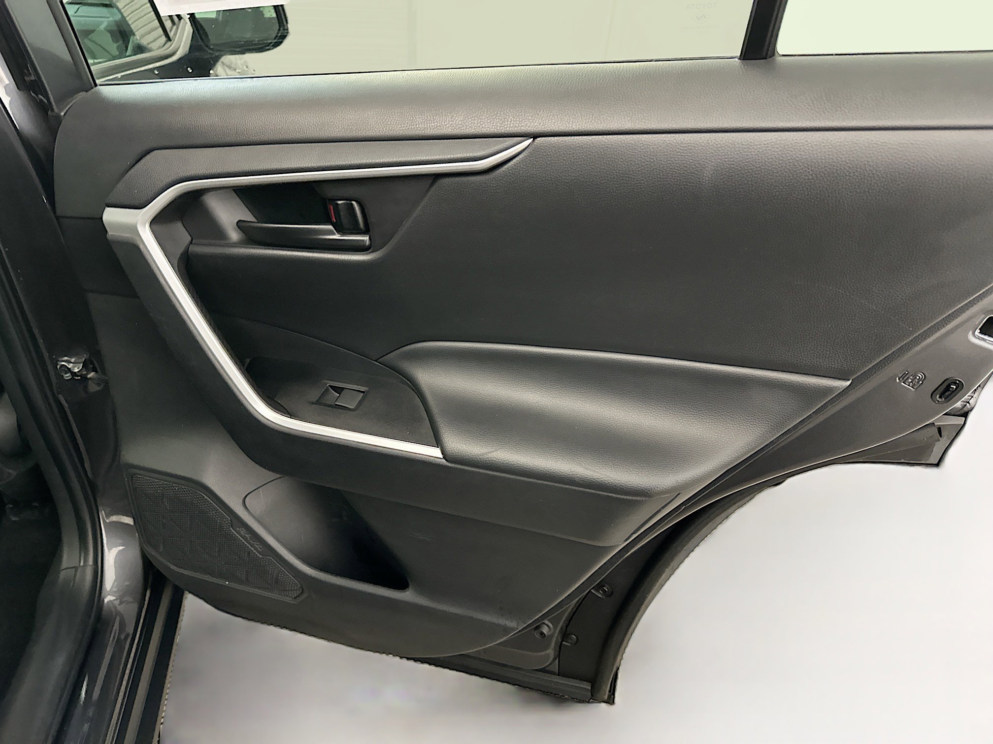 Used 2024 Toyota RAV4 LE image 31