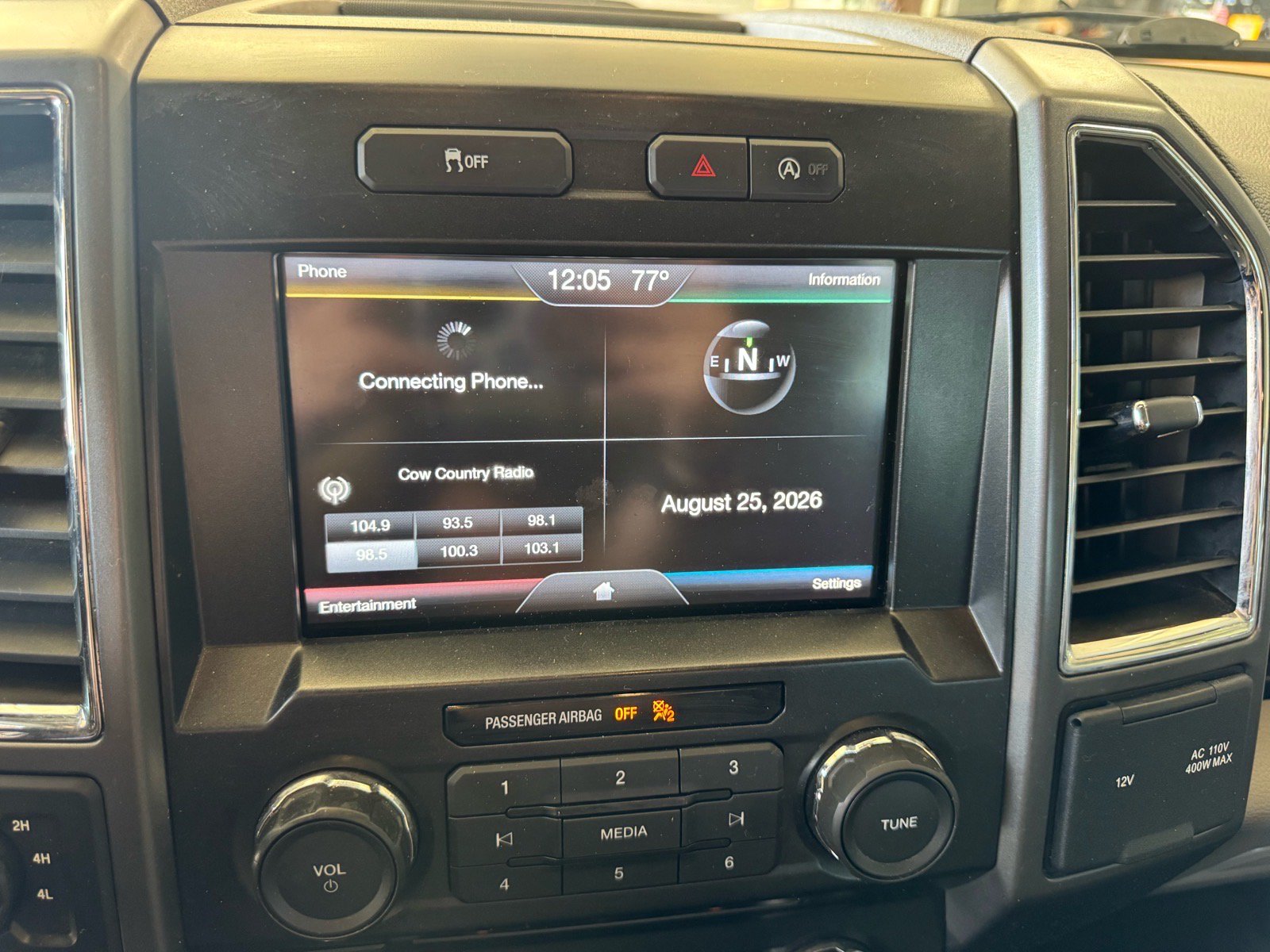 Used 2015 Ford F150 XLT w/ Equipment Group 302A Luxury AWD/4WD image 25