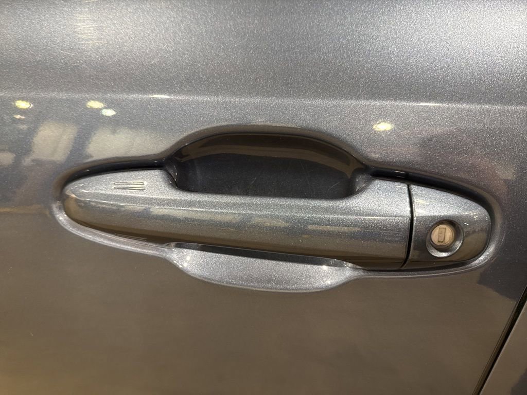 Used 2017 Toyota Highlander XLE image 13