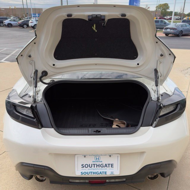 Used 2024 Toyota GR86 Premium RWD image 13