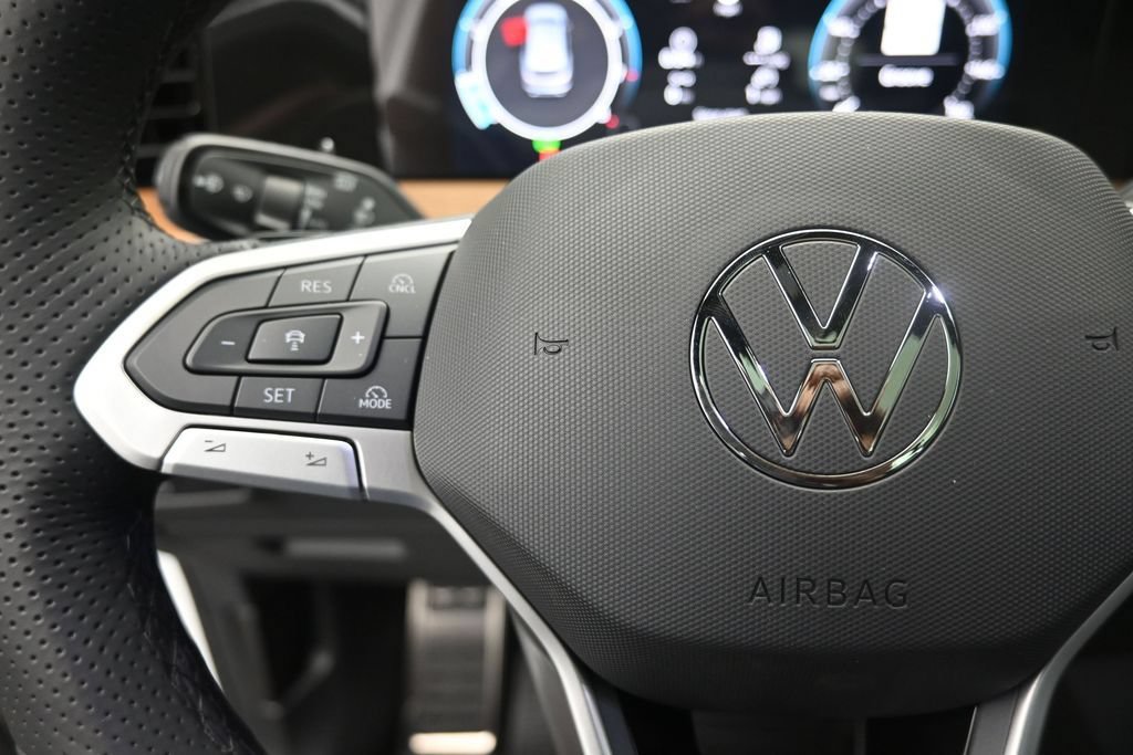 New 2026 Volkswagen Tiguan SEL R-Line AWD/4WD image 15