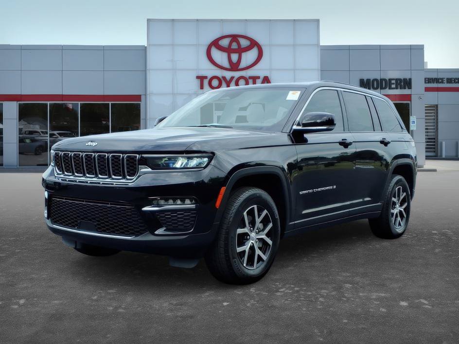 Used 2025 Jeep Grand Cherokee Limited AWD/4WD image 1