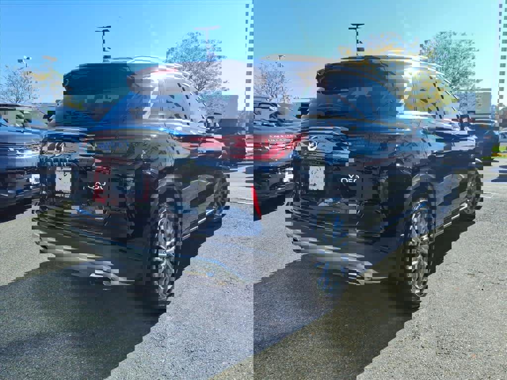 Certified 2023 INFINITI QX50 Luxe image 4