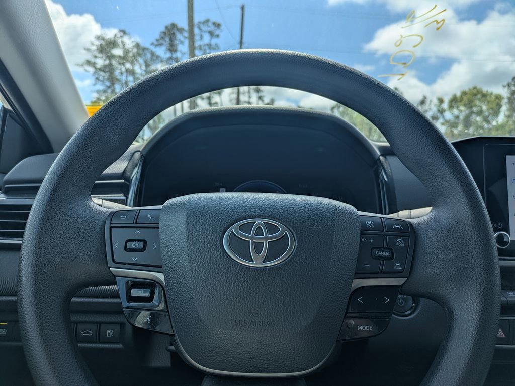 Used 2025 Toyota Camry LE FWD image 28