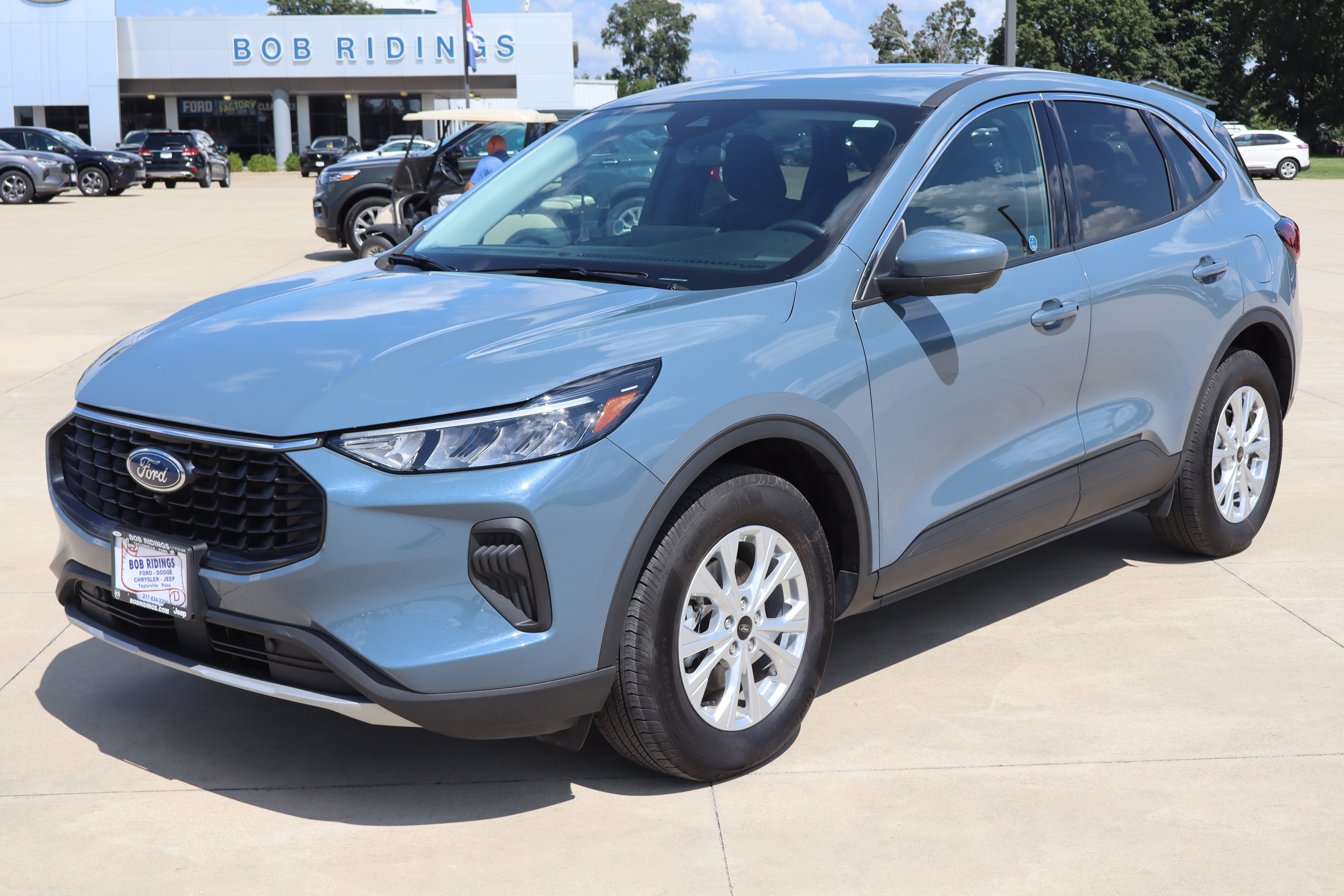 Used 2024 Ford Escape Active w/ Tech Pack #2 AWD/4WD image 2