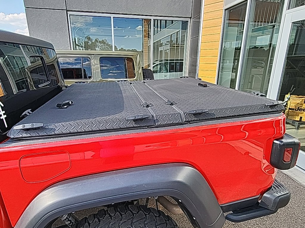 Used 2022 Jeep Gladiator Rubicon w/ Cold Weather Group AWD/4WD image 15