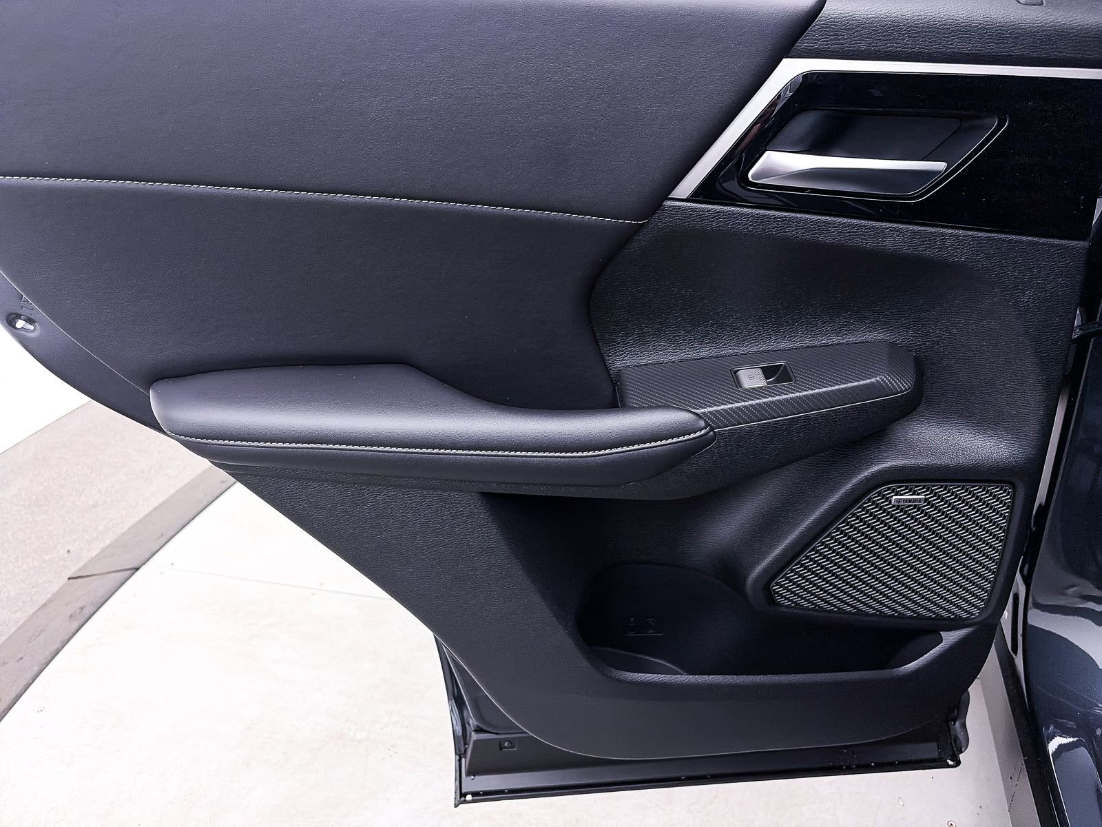 New 2026 Mitsubishi Outlander SE FWD image 24