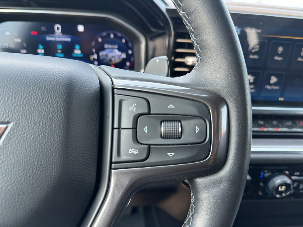 Used 2023 Chevrolet Silverado 1500 High Country w/ Technology Package AWD/4WD image 28