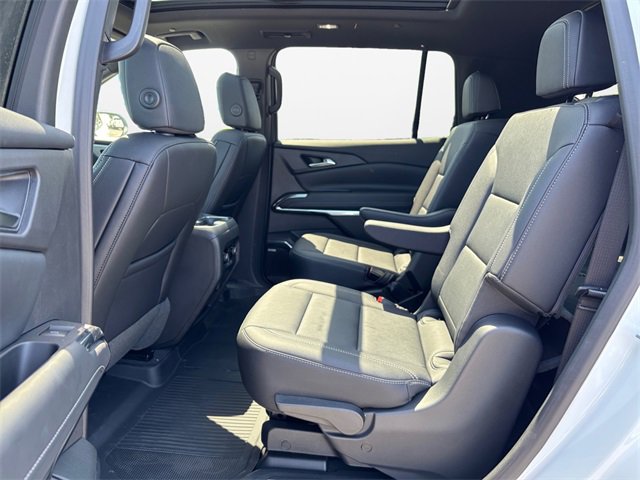 New 2025 Chevrolet Traverse LT w/ Enhanced Driving Package image 13