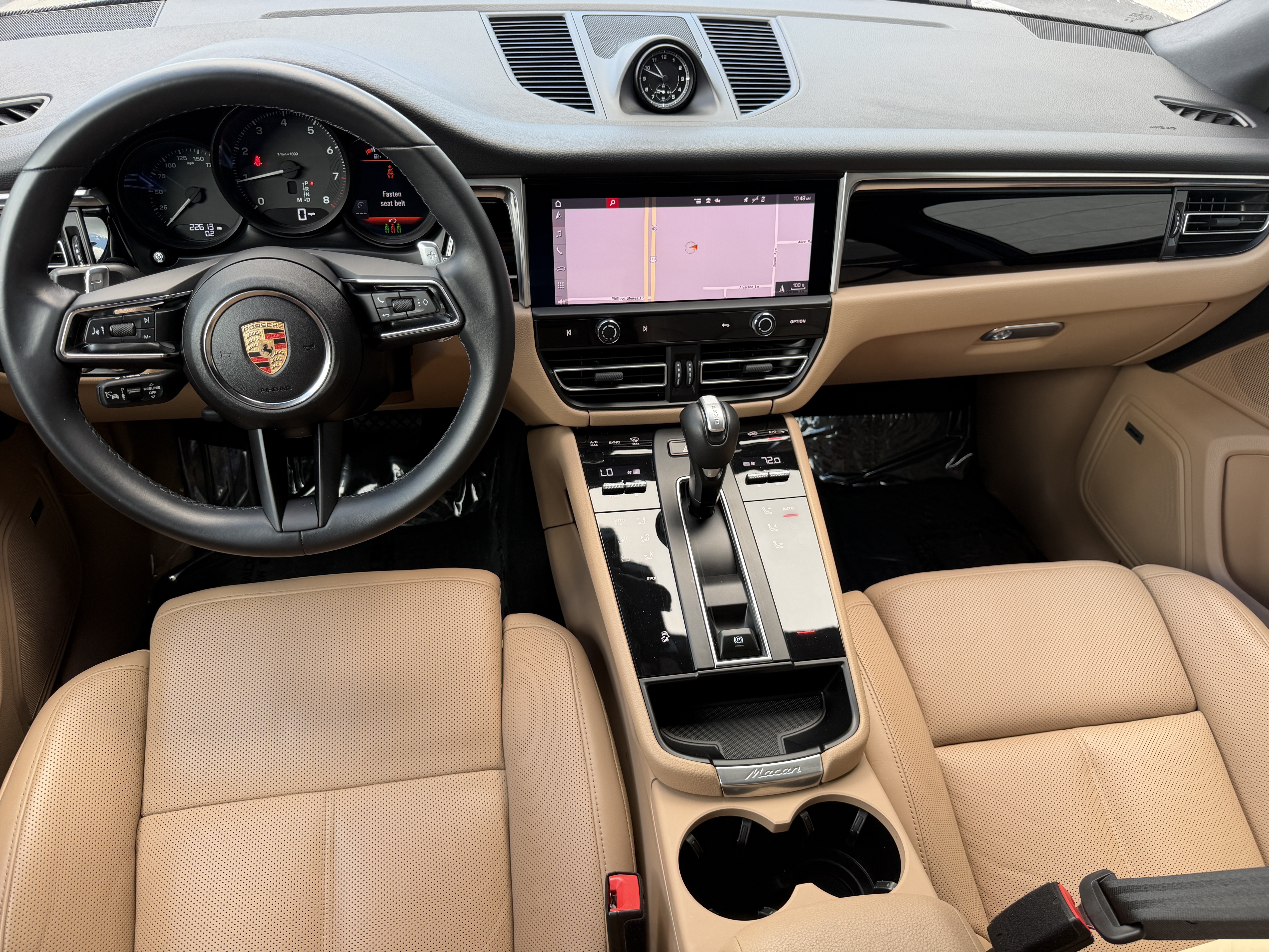 Certified 2023 Porsche Macan AWD/4WD image 14