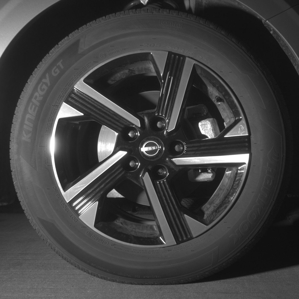 Used 2025 Nissan Sentra SV image 13