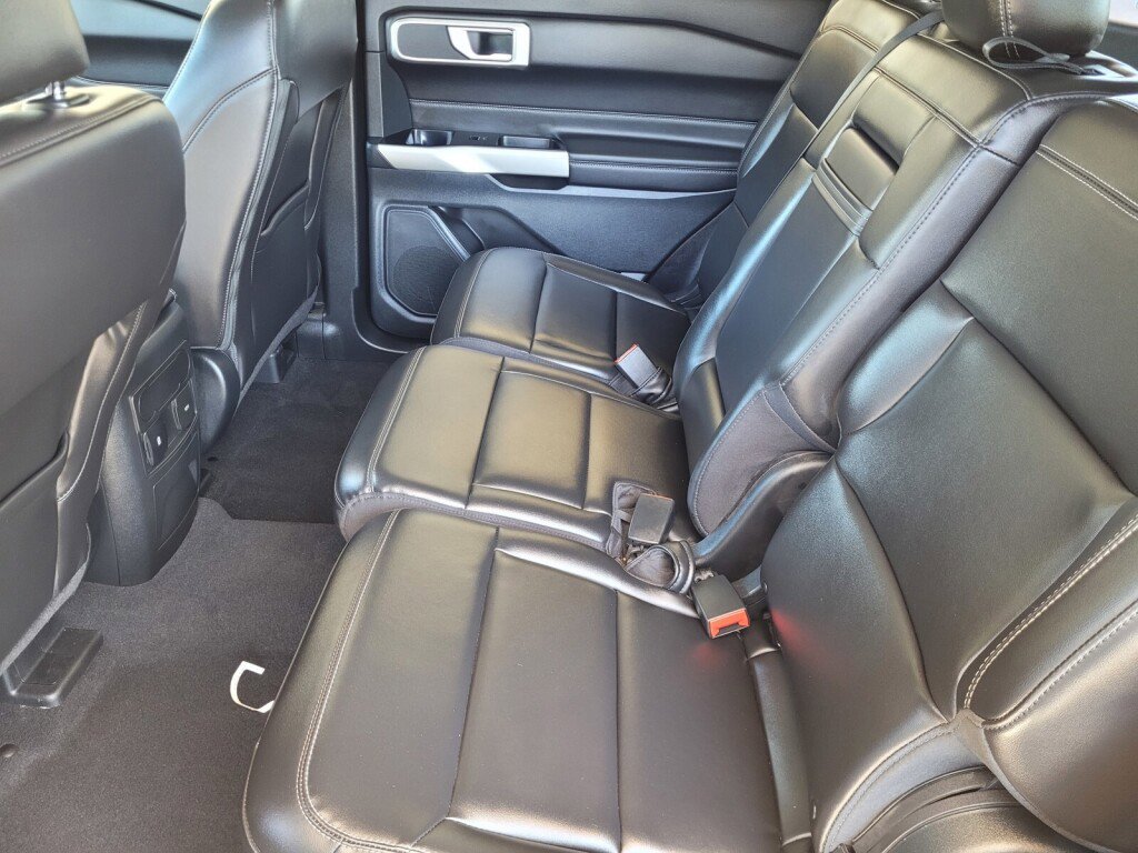 Used 2023 Ford Explorer XLT w/ Equipment Group 202A image 12