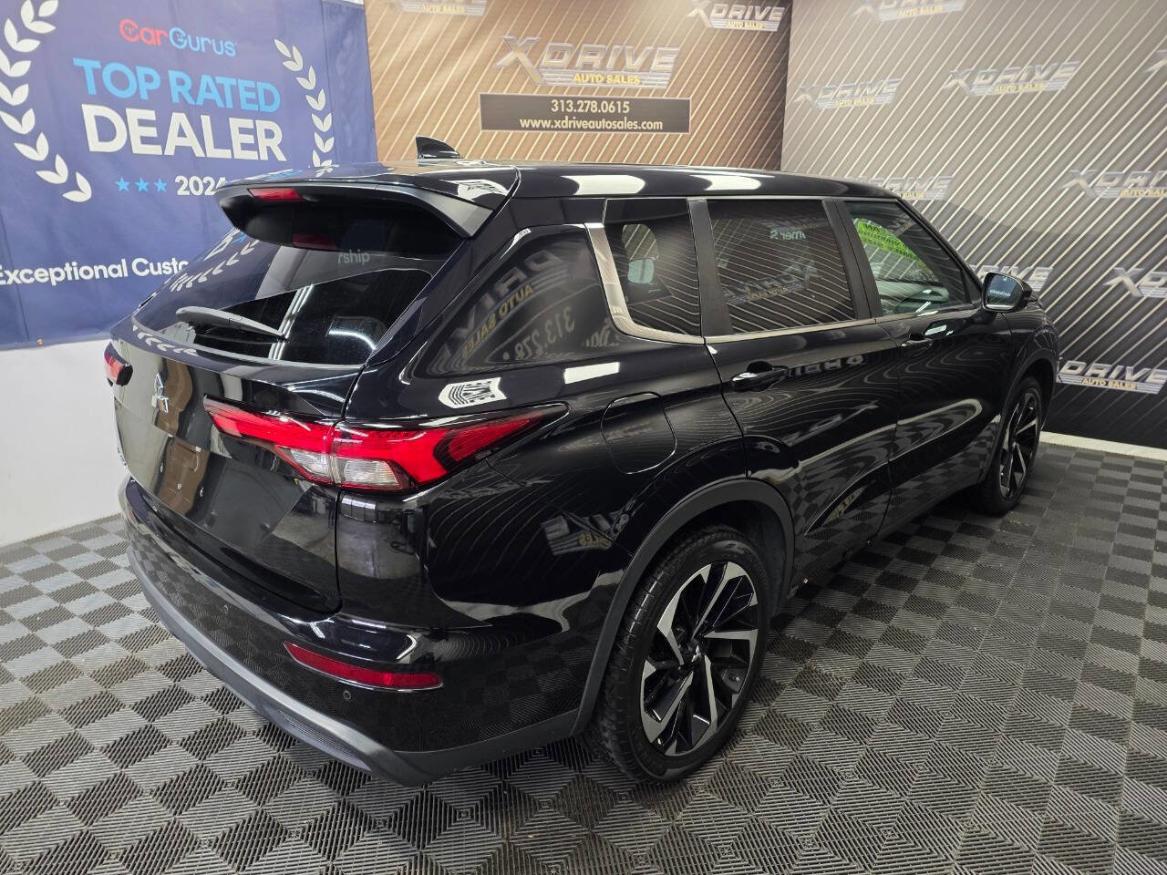 Used 2022 Mitsubishi Outlander ES image 16