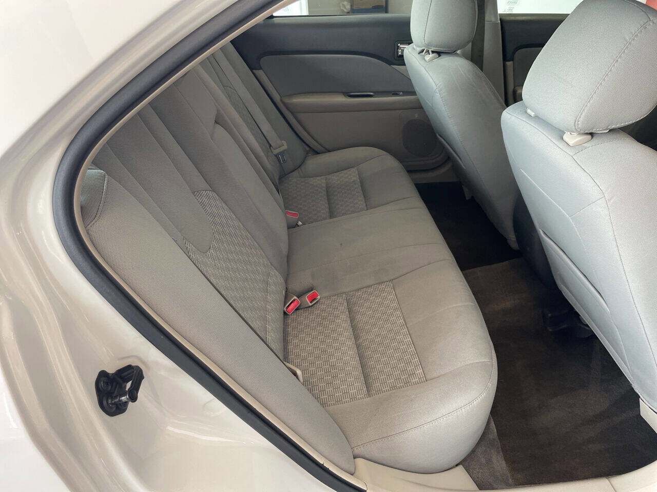 Used 2012 Ford Fusion SEL image 18