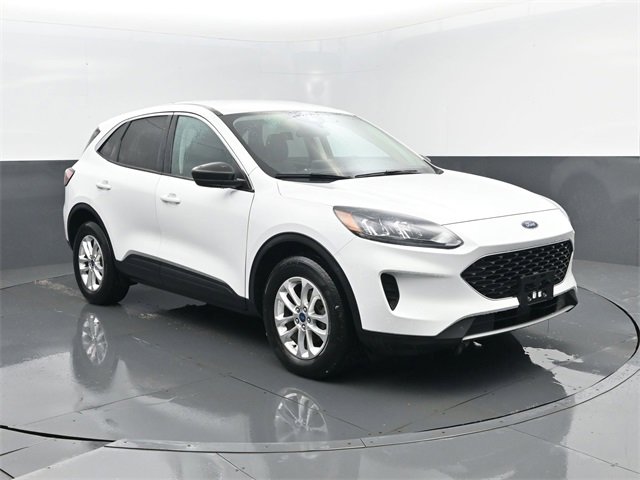 Used 2022 Ford Escape SE w/ Cold Weather Package image 3